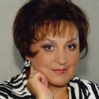 Татьяна Судец - знаменитая телеведущая, преподаватель, заслуженная артистка России.